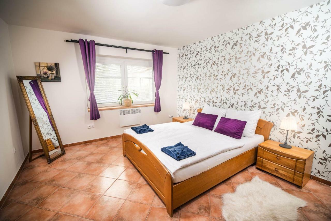 Apartmany U Orecha Bořetice エクステリア 写真